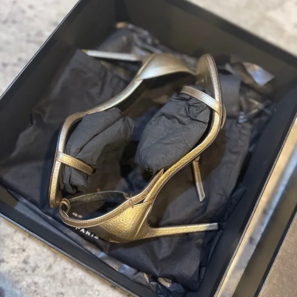 Saint Laurent Jane new with tag size 35,5 Gold